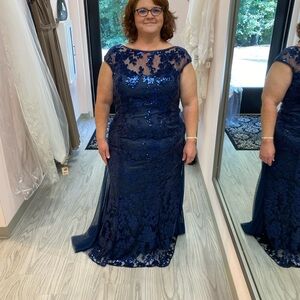 Mother of bride gown w/matching sandals